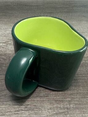 Tabitha Brown Avocado Shaped
Stoneware Mug Green
Microwave Dishwasher Safe